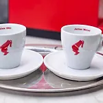 Veronica- Ultracentral, Langa Tomis Mall, Parcare Gratuita *