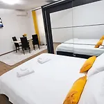 Veronica- Ultracentral, Langa Tomis Mall, Parcare Gratuita * Constanta