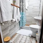Veronica- Ultracentral, Langa Tomis Mall, Parcare Gratuita