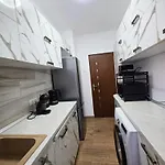 Veronica- Ultracentral, Langa Tomis Mall, Parcare Gratuita *