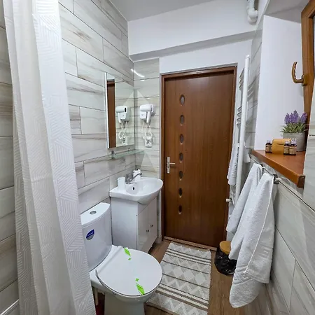 Veronica- Ultracentral, Langa Tomis Mall, Parcare Gratuita * Constanta