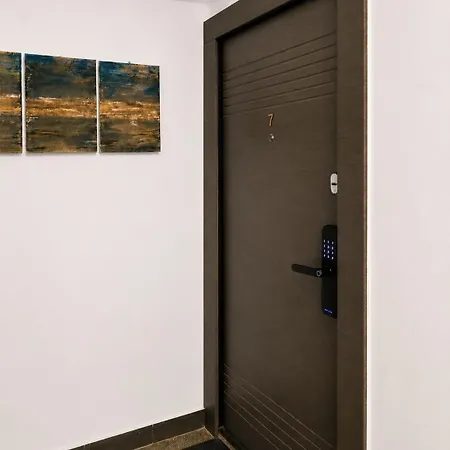 Veronica - Ultracentral, Langa Tomis Mall, Self Check-in, Free Parking, Fast Wifi, 10 Min Plaja Modern דירה